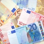 Tas de billets d'euros